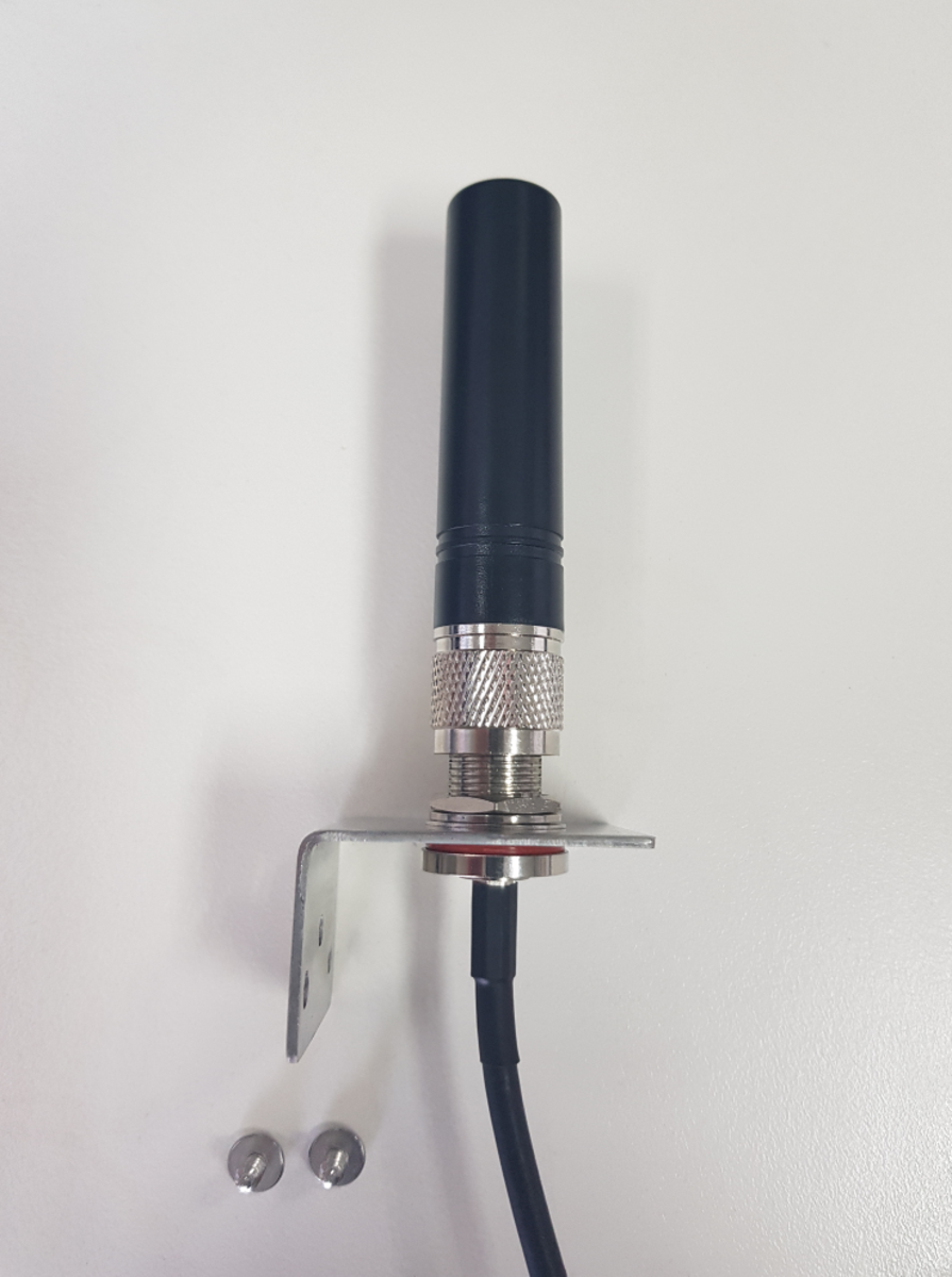 X10DR Multi-Polarity N-Type Rack Mount 2dBi Antenna Kit Suits 5.2m SMA(M) RP Connector - Image 3
